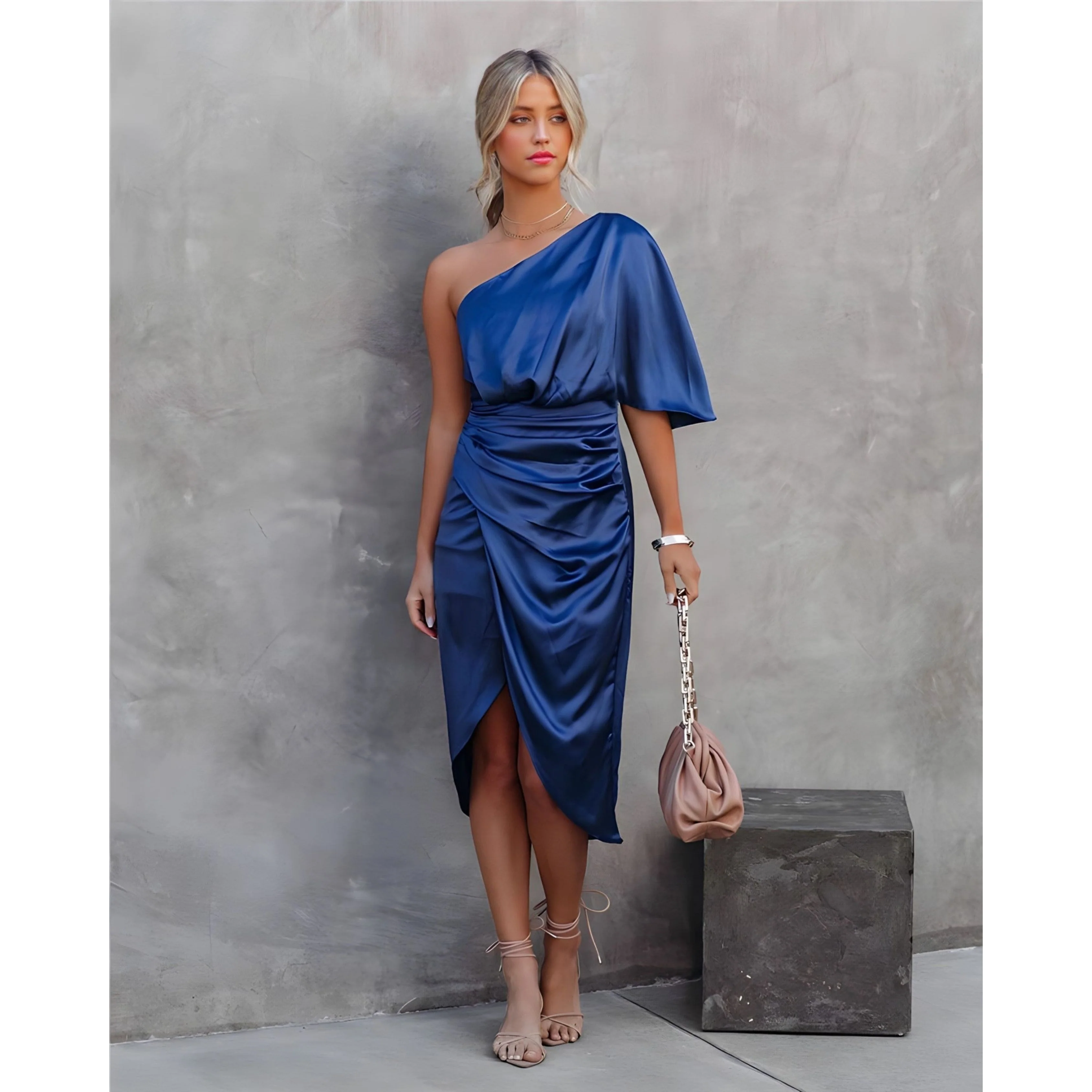 Andréanne | Robe pour Femme | Cocktail Asymétrique, Élégante & Festive - Image 3