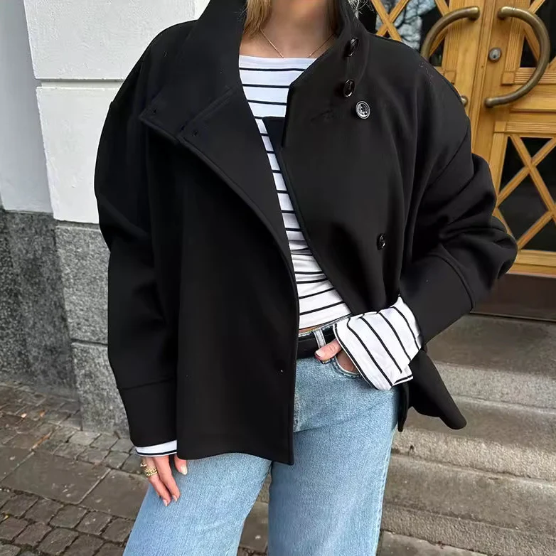 Cessie | Manteau court double boutonnage pour femme | Moderne - Image 4