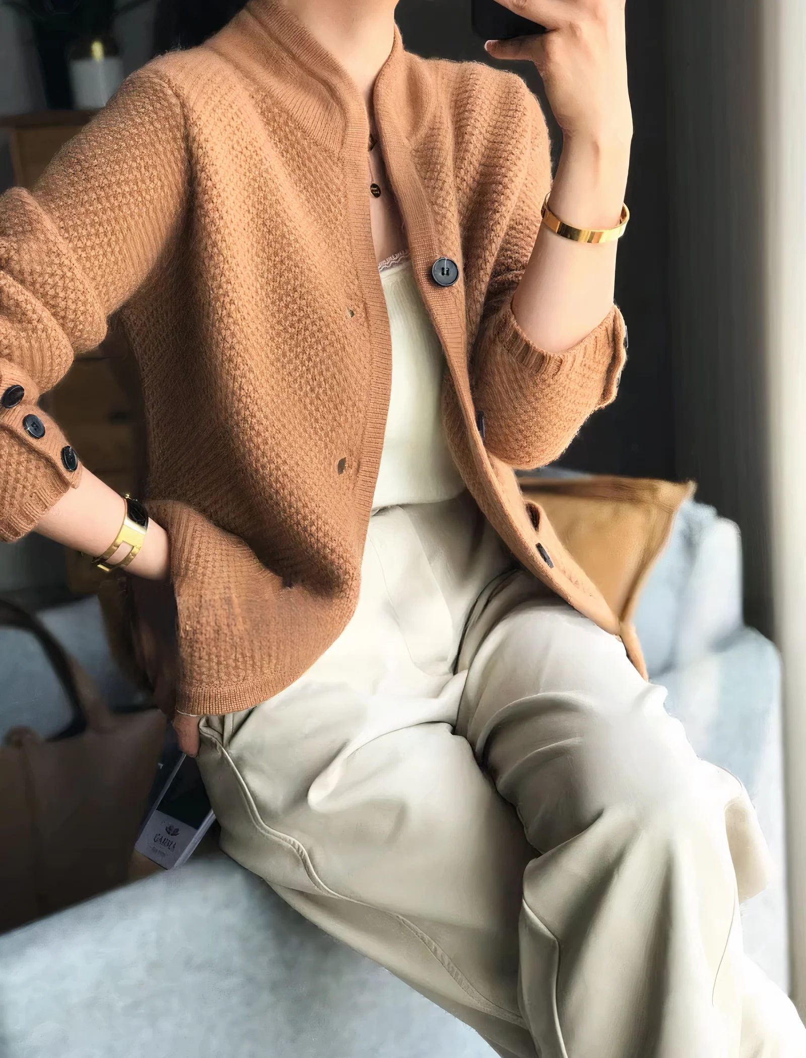 Heloise | Cardigan à boutons pour femme | Moderne - Image 2