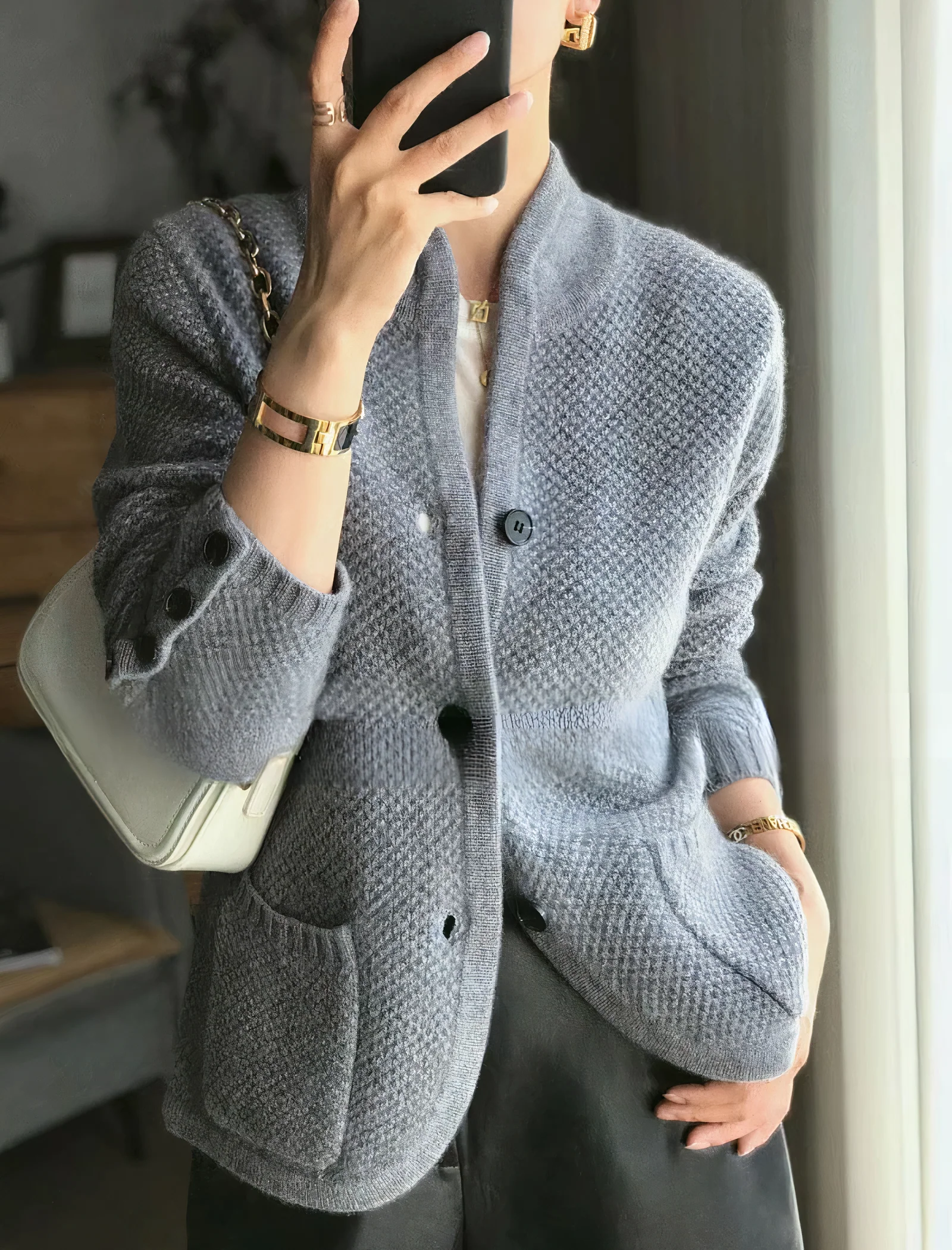 Heloise | Cardigan à boutons pour femme | Moderne - Image 3